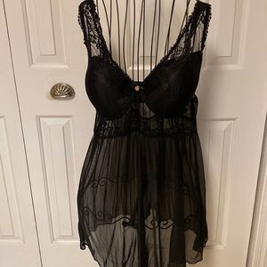daisy fuentes 1X short black nightie